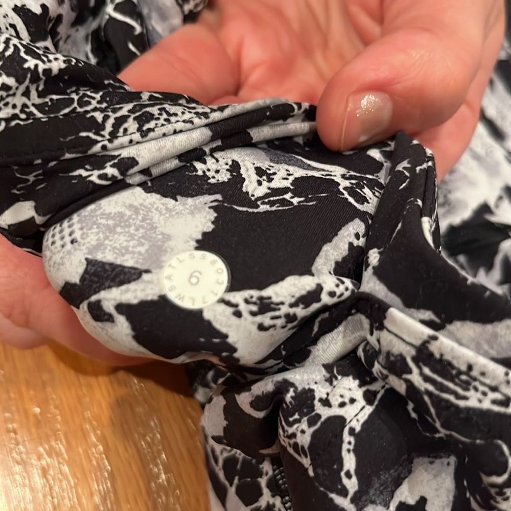 Lululemon fast and free leggings. Worn only a few times. - Picture 6 of 9